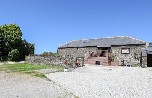 The Old Wagon House views over the fields and sea - Foto 21