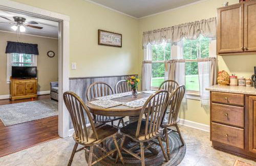 Grandmas Farm House on 125 Acres with Fire Pit! - Foto 6