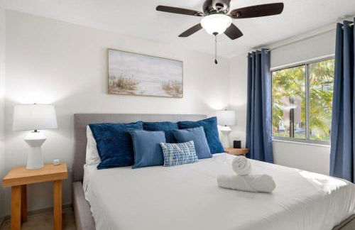 Pool - Free Parking - 2BD 1 Block from the Water - Foto 2