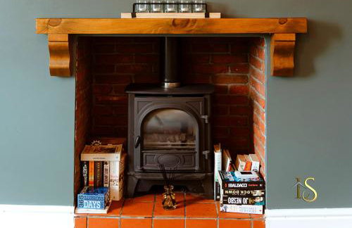 *Luke Stays Oswald Terrace* - Foto 32