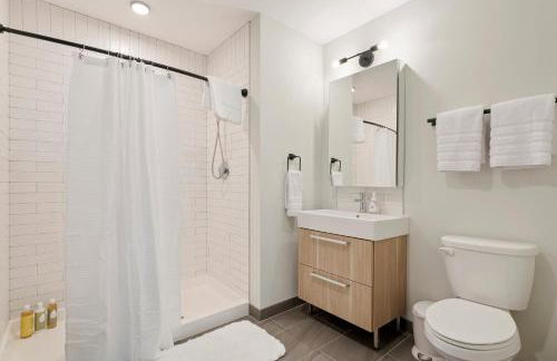 Experience Downtown Chicago at Millennium - Luxury Apartments in The Loop - Photo 53