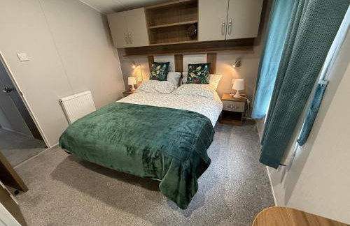 LuxeHaven at Tattershall Lakes Park with Hot Tub - Foto 4