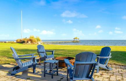 Bay Estate Luxe Waterfront Home w/ Private Pier, Main+guest House, Bay Views - Foto 6