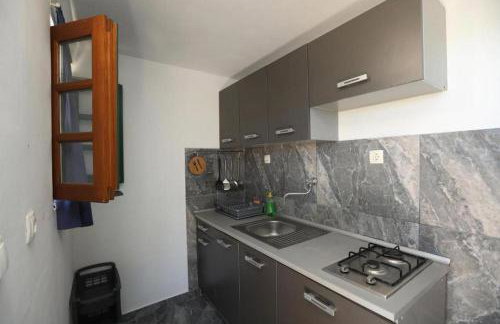 Secluded house with a parking space Cove Mikavica, Zirje - 22367 - Foto 17