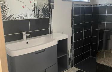 Appart Fourchambault 6/8 personnes rez de chaussée - Foto 4