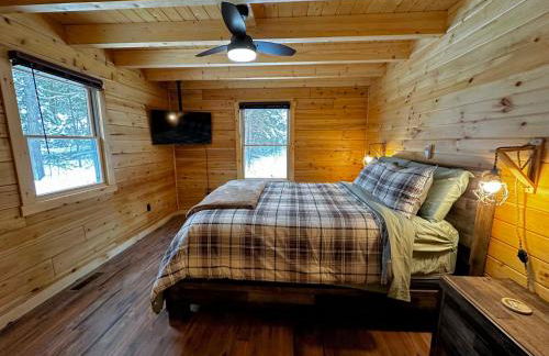 31R Brand new log home on quiet side street in Bethlehem, close to Main Street! 20 min to skiing - Foto 11