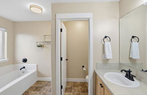 Bethany Breeze - Comfort, Style, and Convenience home - Foto 24