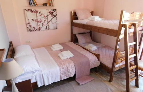 A Bright Home Away From Home - Foto 4