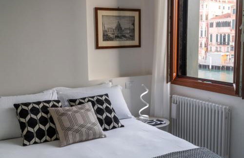 Design Apartment with Balcony on the Grand Canal R&R - Foto 21