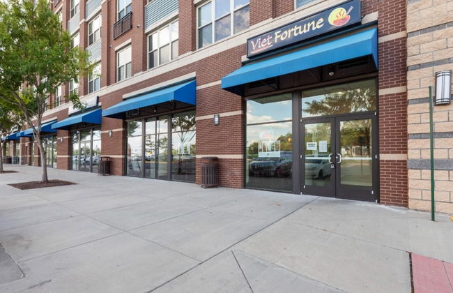 Stylish 1 BR Apartment w Movie Theater - Photo 20