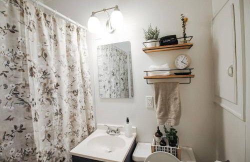 Central Location. Fenced Yard W Washer and Dryer - Foto 11