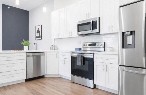 Stylish 2BR,1BAFree ParkingQueen Beds - Foto 17