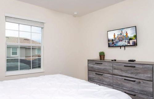 Luxurious Décor 4 Bd w/ Pool Close to Disney 4820 - Photo 72