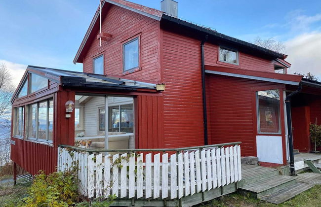 8 Person Holiday Home in Svensby - Foto 40