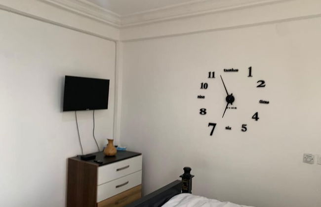 Central Reservations Apartment - Photo 5