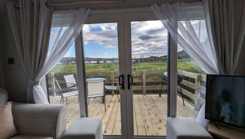 The Manor Sea View 8 - Photo 3