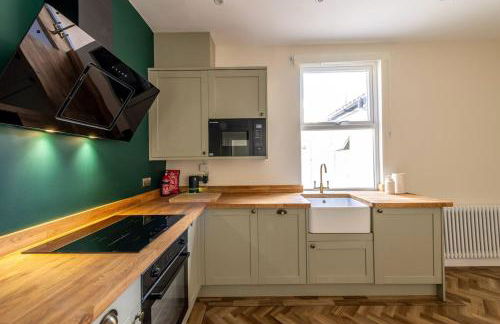 Newly Renovated Chandos Gardens by Prescott Apartments - Foto 3