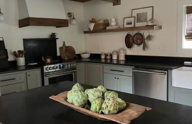 Adventure Barn - On HGTV Fixer to Fab -Access MTB - Foto 71