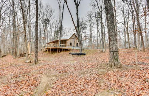 Peaceful Hikers Hideaway with Deck on 1 Acre! - Foto 28