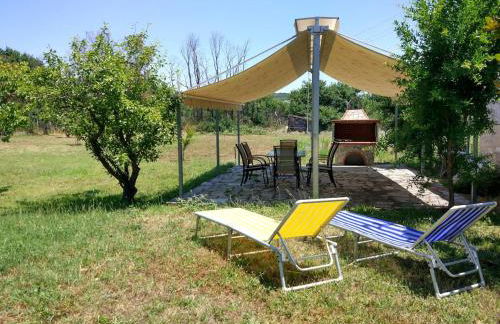 Entire villa with big garden and BBQ amenities - Foto 8