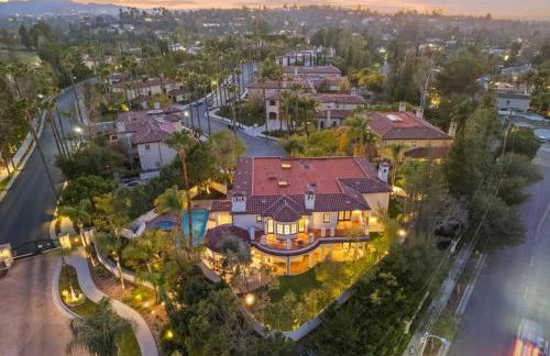 5800 sq ft Gorgeous Tarzana 7 bedroom 9 bathroom home with pool and hot tub - Foto 29