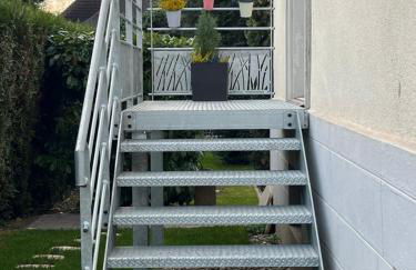 Chez F & G terrasse privée dans jardin à côté de la maison - Foto 9