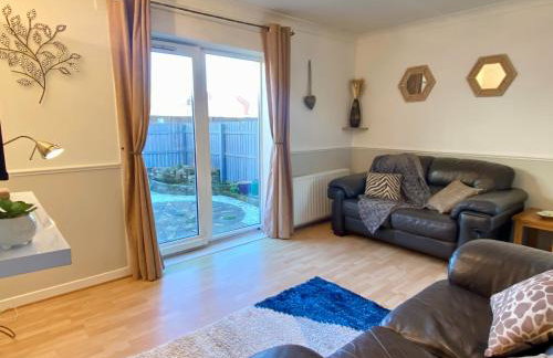 Cosy 2 bedroom home with free parking near city - Foto 4