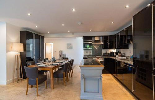 Trewhiddle Retreat V11 by Together Travel - Luxury 4-Bedroom Villa - Foto 14