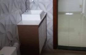 Casa Agradável, Arejada, Espaçosa, Perto de Tudo - Foto 7