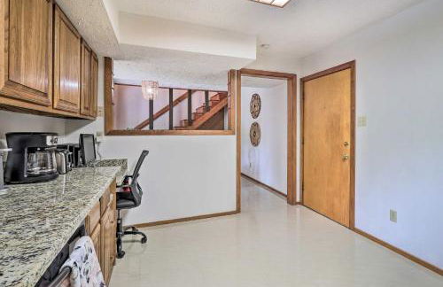 Bryan Home with Deck and Yard about 4 Mi to Texas A and M! - Photo 9