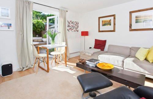 Walking distance to racecourse and city centre - Foto 16