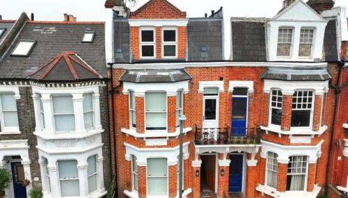 Penthouse Loft Suite in Putney, PS5, 60"TV, Netflix, Sleeps 6, ideal for relocators and professionals - Foto 2