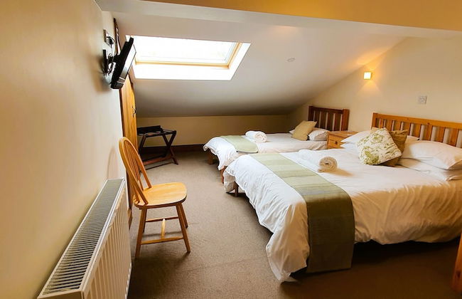 The Victorian Barn self catering holidays with pool & hot tubs - Photo 37