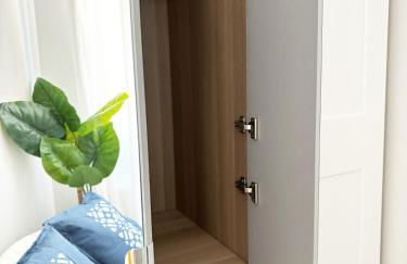 Rastro, Plaza Mayor and Madrid Río - Photo 22