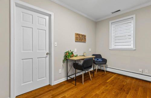 New England Nest - Modern 2BR Home with EV Charger - Foto 5