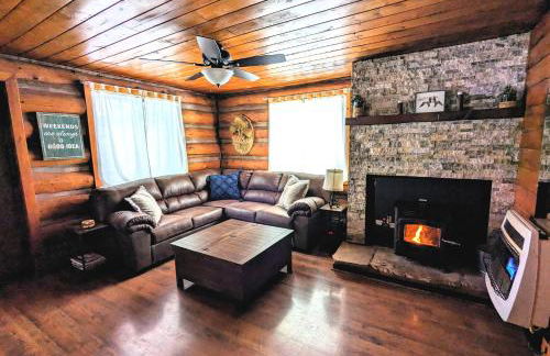 Charming Log Cabin in Tall Pines w Large Deck - Foto 2