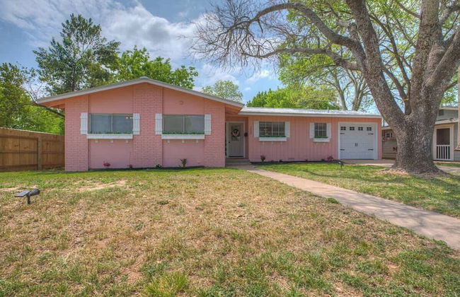 Willkommen to Pink Haus 1 Mile to Main Street! - Foto 39