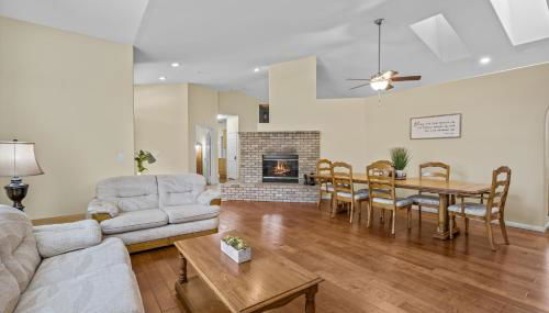 Explore Ramonas Vineyards Tranquil Home with Yard - Foto 3