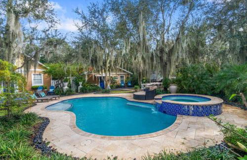 Tropical Oasis Located Near Lake With Pool and Hot Tub - Foto 34