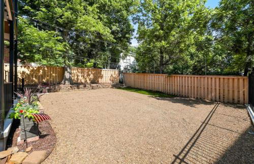 Tovey House-Walk to Downtown and Campus - Photo 52