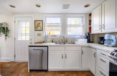 Charming & Whimsical Historic River Home - Photo 24