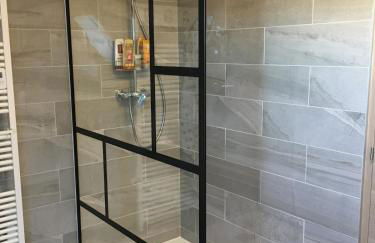 Maison spacieuse avec jardin et feu de bois et parking gratuit pour 3 voiture - Foto 29