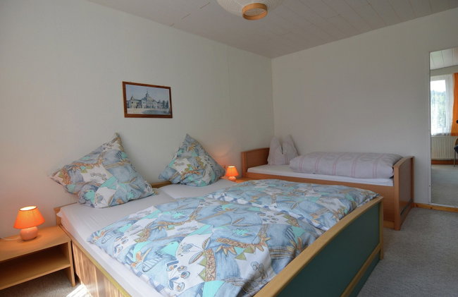 Spacious Stay Near Trails - Photo 11