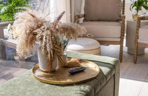 Heat of Siesta Village Walk to Beach w heated Pool - Foto 5