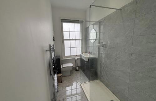 Sleeps 7 Beaches, restaurants, buses, nearby! - Photo 14