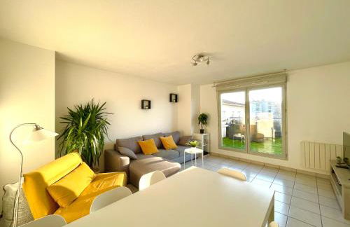 BnGo I Immense RoofTop Lyon I 2 chambres, 4 places parkings, 2 immenses terrasses, 8 personnes - Photo 21