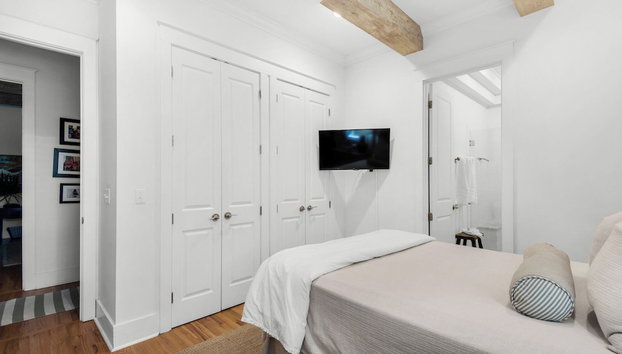 Spacious Home: 5br/4.5ba, Sleeps 12, Beach Access, Cool Covered Back Porch! - Foto 4, Habitación