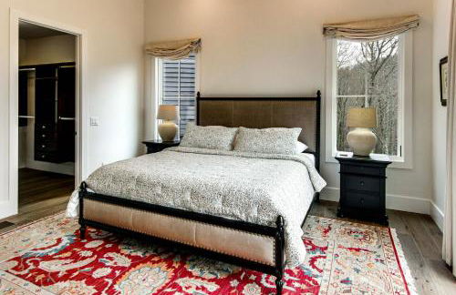 Deck and Mountain Views Black Chalet in Glenville - Foto 23