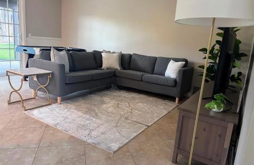 Bright & Spacious 5BR Modern Vacation Home - Near Disneyland & Beaches - Photo 9