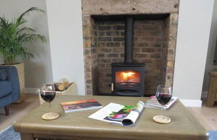 Swallow's Nest, farm get away with hot tub - Foto 19